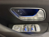 メモリー付き電動シートも装備されておりますのでシート位置を3パターン記憶できます。