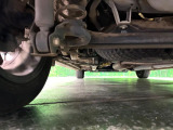 お車を安心してお乗りいただく為には、足回りの定期点検が欠かせません。サービスサポート(有償保証)では無料点検もご提供しており、安心のカーライフをお過ごしいただけるサポート体制が整っています。