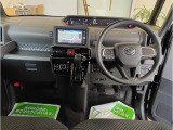 見易い計器類と運転し易いドライビングポジションは、視角も少なく前方&左右の見切りが良く運転し易いクルマです