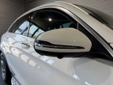 メルセデスの認定中古車「サーティファイドカー」には、最大100項目にも及ぶ点検・整備項目が設定されています>