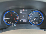 速度計などのメーターと中央の情報表示がまとまり、運転に必要な情報を確認しやすい構成です。表示が視界に収まり、走行中も必要な情報を把握しやすくなっています。