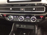 フロント両席にはシートヒーターが付いています!寒い日に便利な装備ですね。