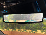 【デジタルインナーミラー】後席の大きな荷物や同乗者で後方が確認しづらい時でも安心!カメラが撮影した車両後方の映像をルームミラー内に表示。クリアな視界で状況の確認が可能です!