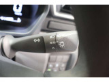 ライトスイッチです。「AUTO」にすると外の明るさに応じてスモールライト・ヘッドライトが自動でON・OFFします。夕暮れ時や屋内駐車場、トンネルなどに便利です。フォグランプもON・OFFできます。