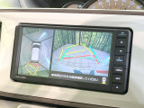 【パノラマモニター】専用のカメラにより、上から見下ろしたような視点で360度クルマの周囲を確認することができます☆死角部分も確認しやすく、狭い場所での切り返しや駐車もスムーズに行えます。