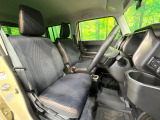 運転席シート廻りは使用感も少なく、良好な状態となっています。前オーナー様が丁寧に使っていたことがよくわかりますね。