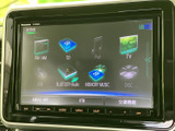 ラジオやSD、Bluetooth Audioなど複数の音源を画面から選択でき、その日の気分に合わせて楽しめます。メニューが一覧で表示されるため、使いたい音源を確認しながら選びやすい装備です。
