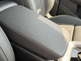 Audiのインテリアはエクステリア同様、シンプルなデザインとこだわった材質、そして機能性を兼ね備えております。