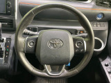 【純正革巻きステアリング】上質な革を使用することで、手にしっかり馴染みとても運転しやすいハンドルです♪