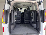 【シートアレンジ】3列目の後部座席を折りたたむと荷物を沢山載せることができます!