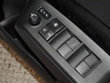 電動格納式ドアミラー・パワーウインドウを装備しています。