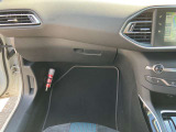 車検証ブック入りません!ドアポケットかトランク、シート裏ポケットに入れてください。