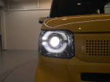 LEDヘッドライト装備車です。省電力で、明るく遠くまで照らし、夜道や雨天時などの安心感を高めます。