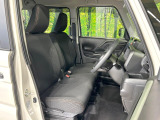 運転席シート廻りは使用感も少なく、良好な状態となっています。丁寧に使われていたことがよくわかりますね。