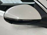 納車前整備は、メルセデスベンツ国際認定メカニックによる最新の検査ライン等の施設が充実した当社工場で入念に行います。メルセデス・ベンツの定める厳しい基準をクリアしたお車のみをご案内させて頂きます。