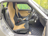 運転席シート廻りは使用感も少なく、良好な状態となっています。丁寧に使われていたことがよくわかりますね。