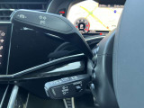パドルシフト・レーンアシスト・アダプティブクルーズコントロール装備。ステアリングスイッチにてバーチャルコックピットの操作可能。