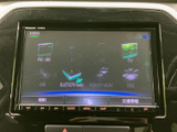 FM・AMやテレビ、USB、Bluetooth Audioなど、複数の音源が画面に一覧表示されています。利用したい項目を選びやすく、音楽やラジオを日々の移動に合わせて楽しめる装備です。