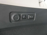 トランク部にオプションの100V AC電源(1500W)を装備しています。