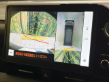 【パノラミックビューモニター】専用のカメラにより、上から見下ろしたような視点で360度クルマの周囲を確認することができます☆死角部分も確認しやすく、狭い場所での切り返しや駐車もスムーズに行えます。
