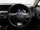 各操作スイッチなどもハンドルから手を放すことなく操作可能で安全運転に支援いたします!