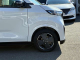《日産プレミアム認定中古車》 日産認定店クオリティーショップのみがプロデュースできる認定中古車です。全国ワイド保証24ヶ月付きです。オプション装着部品に関してはメーカー純正部品も対象です。