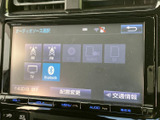 ラジオやテレビ、Bluetoothなど複数の音源が画面上に並び、使いたい項目を選びやすい構成です。メニュー表示が見やすく、日常の音楽再生にも活用できます。
