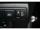 車体が傾いた状態の時にヘッドライトの光の高さを上下に調整することが出来ます!