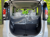 普段のお買い物や通勤、送迎等に十分な荷室スペースを確保しております。セカンドシートを倒すと、大きな荷物の積載も可能です♪