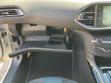 車検証ブック入りません!ドアポケットかトランク、シート裏ポケットに入れてください。