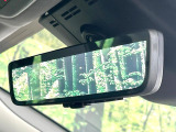 【デジタルインナーミラー】後席の大きな荷物や同乗者で後方が確認しづらい時でも安心!カメラが撮影した車両後方の映像をルームミラー内に表示。クリアな視界で状況の確認が可能です!