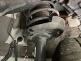 お車を安心してお乗りいただく為には、足回りの定期点検が欠かせません。サービスサポート(有償保証)では無料点検もご提供しており、安心のカーライフをお過ごしいただけるサポート体制が整っています。