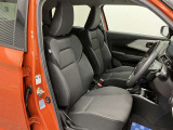 【フロントシート】さまざまな体格の方が快適に運転ができるよう配慮したシートになっております。