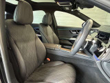 メルセデスのシートは、少し硬めに出来ておりますので、長時間の運転でも疲れにくく、安全にドライビングをお楽しみ頂けます