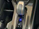 エレクトロシフトマチック、スム-ズな操作で運転を楽しめるよう、シフトポジションを電動で制御します。