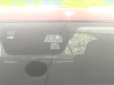 【スマートブレーキサポート】走行中に前方の車両等を認識し、衝突しそうな時は警報とブレーキで衝突回避と被害軽減をアシスト。より安全にドライブをお楽しみいただけます。