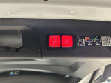 メモリー付き電動シートも装備されておりますのでシート位置を3パターン記憶できます。