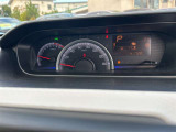 整備スタッフは国家資格を持つプロの整備士です。車検の受入/中間/完成検査と保安基準発行のすべても自社で行います。