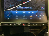 初年度登録から3年間は新車保証(メルセデスケア)を継承して、ご利用になれます。メルセデスケアは一部消耗品や、定期点検までも保証対象となりますので、保証が広範囲です。※詳しくはスタッフまでお問合せ下さい