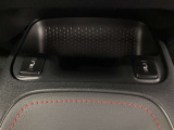 シートヒーター付きです。座面と背もたれをすばやく温めるシートヒーターを内蔵。身体を直接温めることができます。