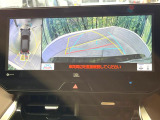 【パノラミックビューモニター】専用のカメラにより、上から見下ろしたような視点で360度クルマの周囲を確認することができます☆死角部分も確認しやすく、狭い場所での切り返しや駐車もスムーズに行えます。