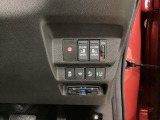 指定工場併設で末永く品質を保ちます。12ヶ月点検や車検はもちろんのこと、国家資格整備士によるお車のアドバイスも致します。