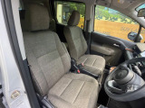 運転席シート廻りは使用感も少なく、良好な状態となっています。丁寧に使われていたことがよくわかりますね。