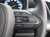 レーダークルーズコントロール作動時に車線維持に必要な運転操作の支援を行う「レーントレーシングアシスト(LTA)」を搭載しています。