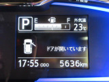 たとえばダイハツのお店にある、たくさんのスマアシ搭載車は、正常に作動する事をしっかり確認します。