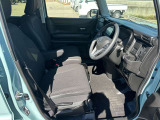エンジンルームも綺麗に洗浄してから納車致します。普段あまり見ることが無い箇所だからこそ綺麗だと感動しますよね(*&acute;▽`*)