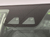 【スマートアシスト】走行中に前方の車両等を認識し、衝突しそうな時は警報とブレーキで衝突回避と被害軽減をアシスト。より安全にドライブをお楽しみいただけます。