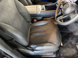 メルセデスのシートは、少し硬めに出来ておりますので、長時間の運転でも疲れにくく、安全にドライビングをお楽しみ頂けます