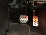 メルセデス・ベンツ車は、妥協を許さない常に高水準の技術と品質をもって製造されており、いつもでも変わらぬ価値を提供いたしております。