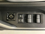 パワーウインドウは運転席ワンタッチ式になっています。挟み込み防止機能付きなので小さなお子様やペットの安全も確保します。